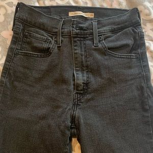 black high waisted LEVI jeans